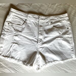 AE mom short white distressed women’s 12